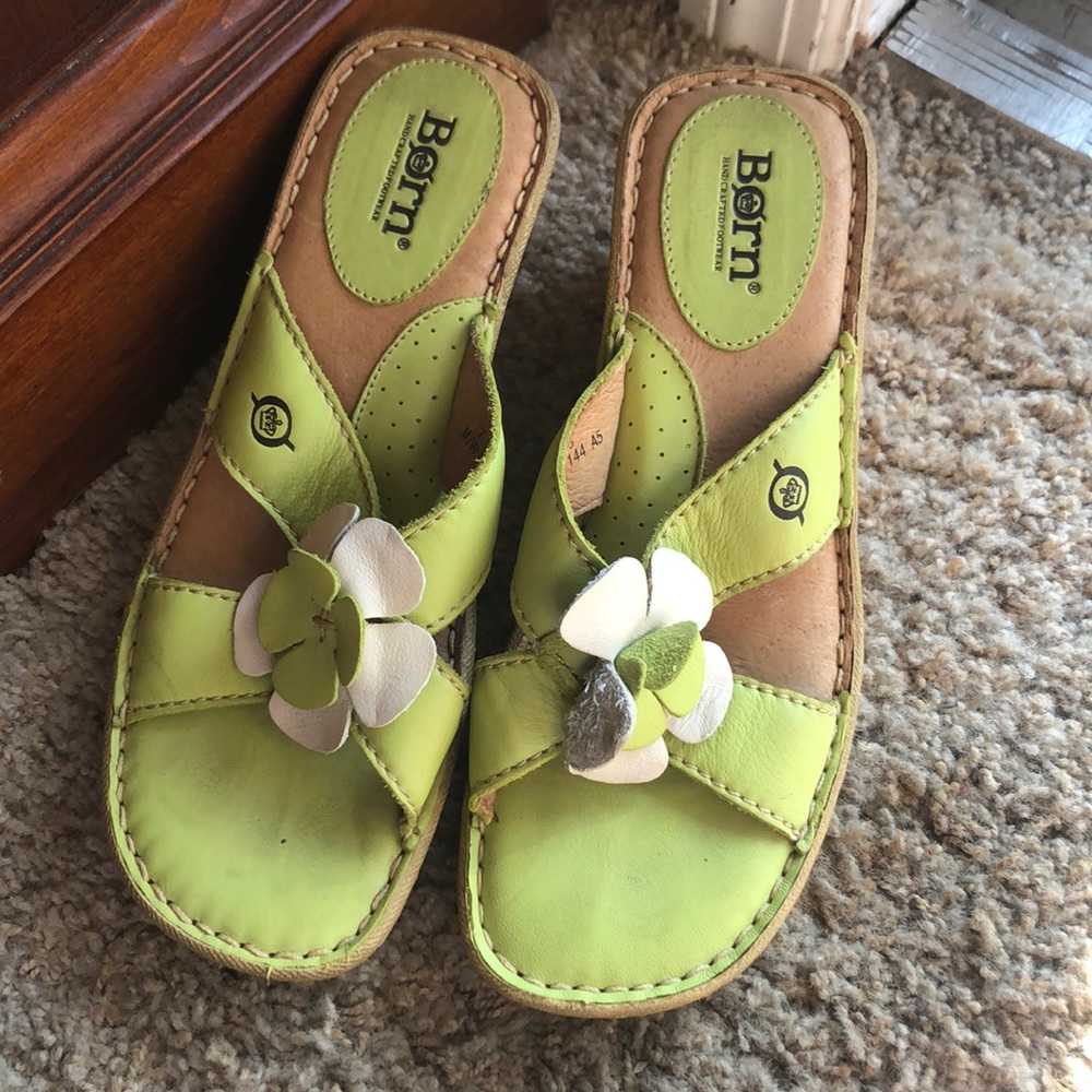 Hardly worn heeled sandals